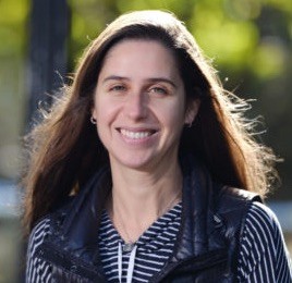 Professor Gabrielle Oliveira